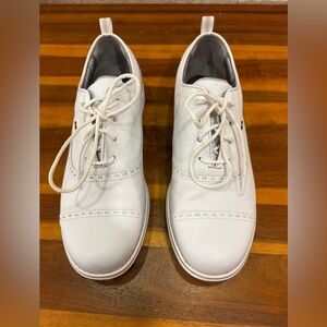 Footjoy Women’s Premiere Series Cap-toe golf shoes